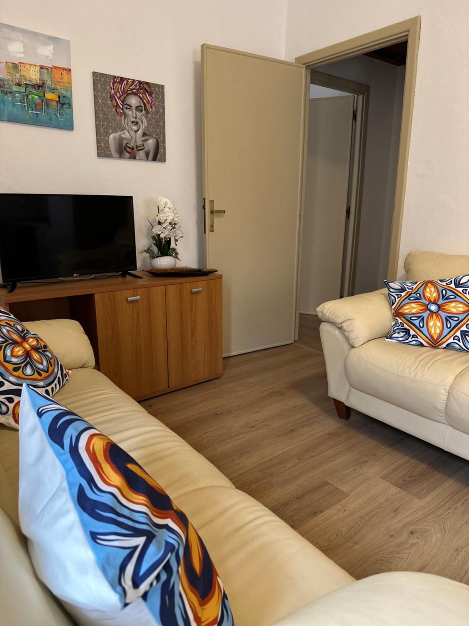 Davide'S Sardinian Escape - Centro Storico-5Min Di Auto Dal Mare Appartement Siniscola Buitenkant foto